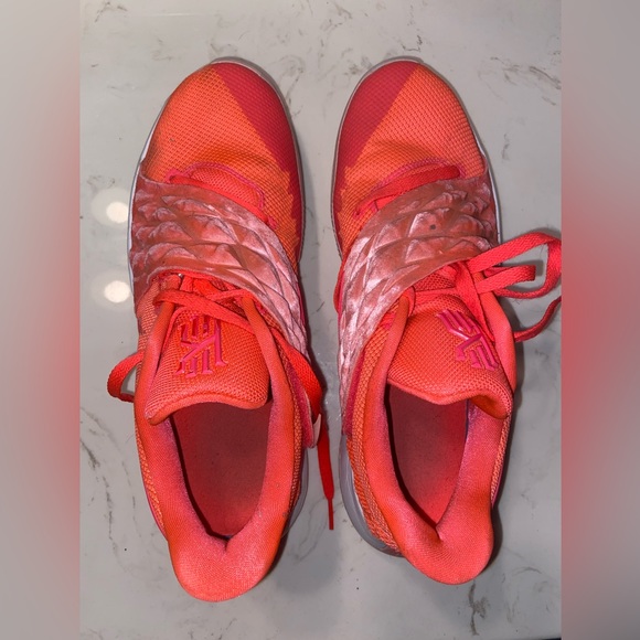 Nike kyrie 1 low hot punch size 11.5 - Picture 3 of 9